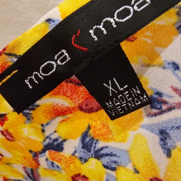 Cold Shoulder flouncy top - Picture 4 of 4